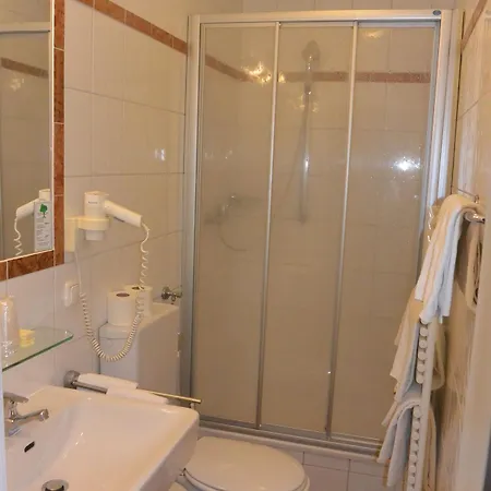 Bed & Breakfast Adlerhof 2*