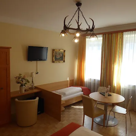 Bed & Breakfast Adlerhof 2*